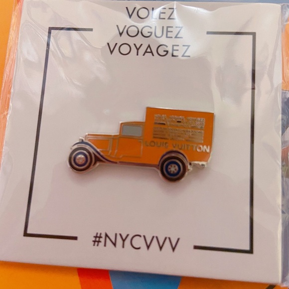 Louis Vuitton Exhibition Volez Voguez Voyagez Pin - Picture 3 of 3